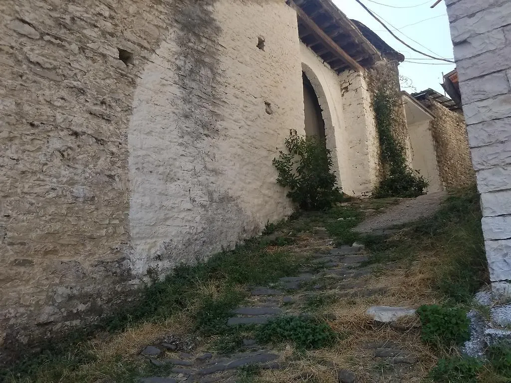 Maison d'hôtes Hotel Lori'S Traditional House à Gjirokastër